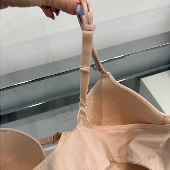 Wacoal Nude Front Clip Racerback Beige Bra (38D) Style 65942 - Picture 3 of 7